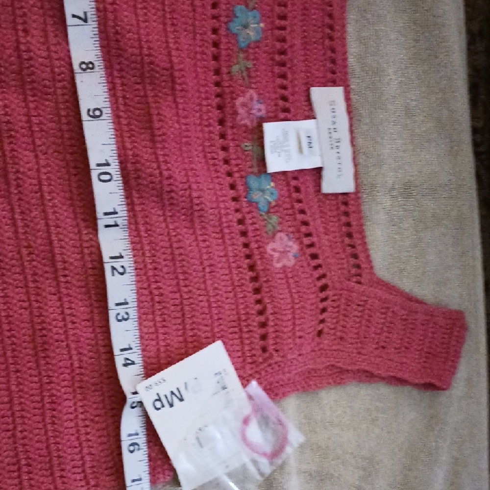 Susan Bristol: pink crochet knit tank with embroidered flowers. Size MP